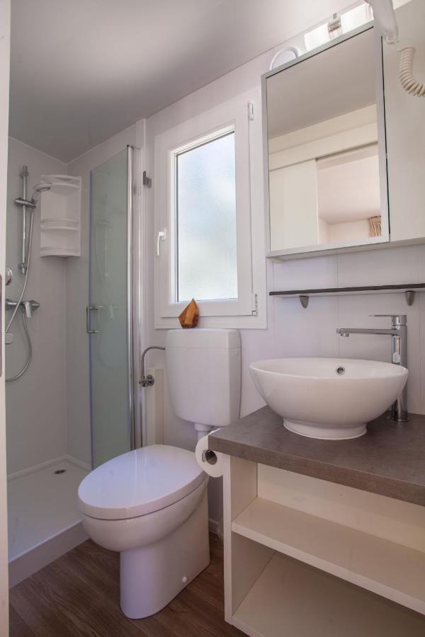 נזרין Mobile Homes Delta Marine At Campsite Lopari חדר תמונה