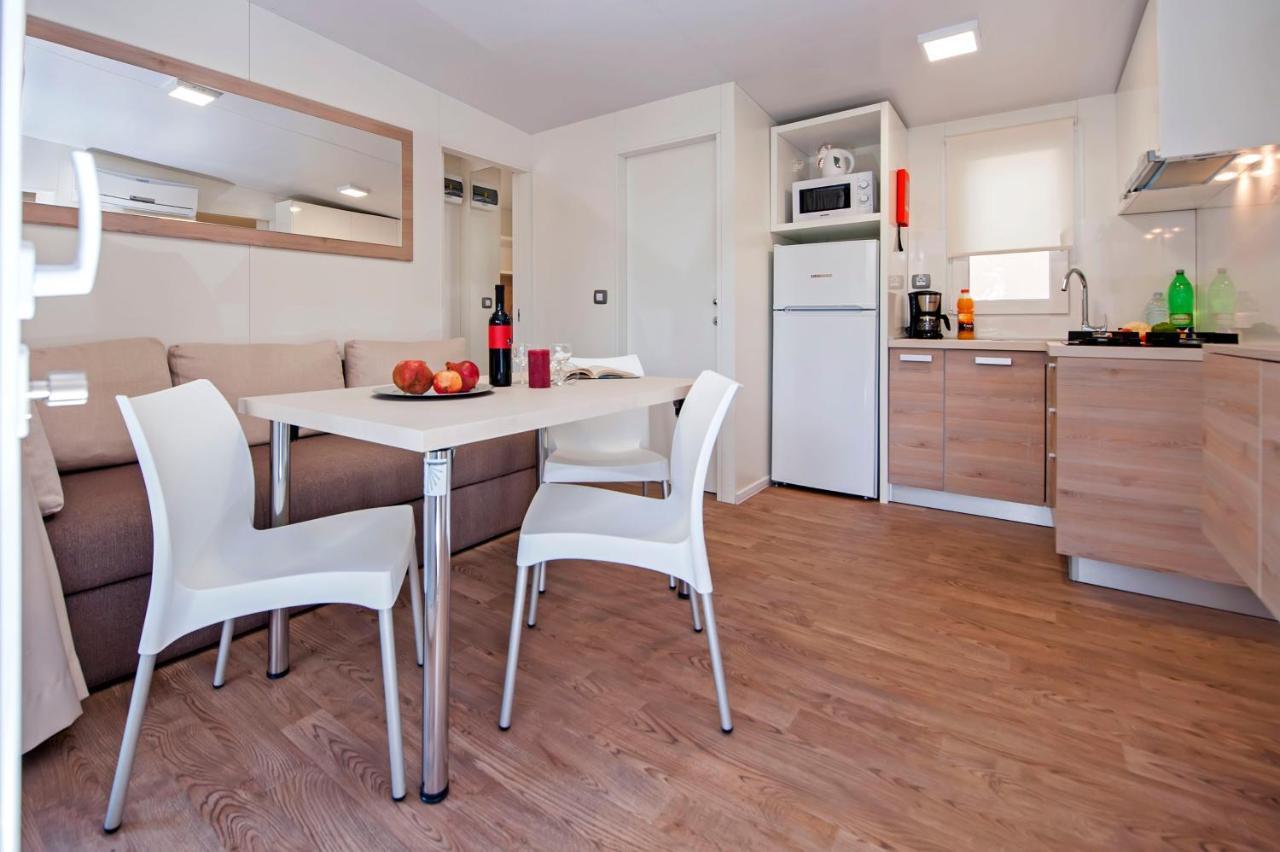 נזרין Mobile Homes Delta Marine At Campsite Lopari מראה חיצוני תמונה